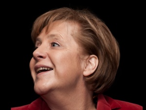 Angela Merkel chce dać uchodźcom mini-kredyty. Kanclerz nie zamierza zmieniać swojej polityki