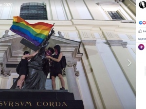 Ks. prof. Dariusz Kowalczyk o profanacji pomników w Warszawie: "LGBT-owska ideologia jest..."