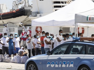 Włochy: "Nie rozumiem premiera". Burmistrz wyspy Lampedusa apeluje o natychmiastową ewakuację migrantów