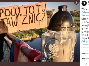 "Głupolu, to tu postaw znicz". Aktywiści LGBT ukradli znicz premiera z figury Chrystusa "Sursum Corda"