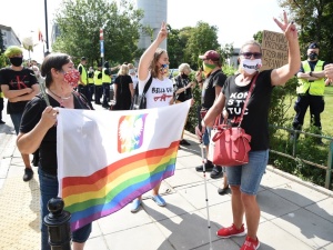 [Foto] Tak podczas zaprzysiężenia demokratycznie wybr. Prezydenta zachowywali się "obrońcy demokracji"