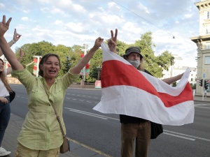 Białoruś: Sztab Cichanouskiej poinformował o zatrzymaniu siedmiu pracowników