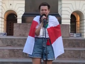 [video] Dramatyczny apel "Pomóżcie. Koło mojego domu zabijają ludzi". UE może zajmie się... we wrześniu