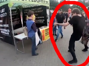 [video] Tak agresywny bojówkarz Michał Sz. ps. "Margot" prowokował pikietę "Stop pedofilii"