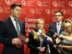 "Utopia tęczowej rewolucji". Nowa, bezpłatna publikacja Centrum Życia i Rodziny