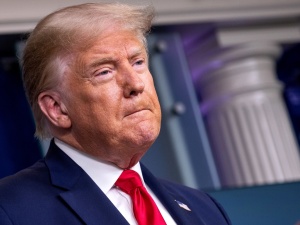 Skandal w USA. Były agent FBI przyznaje się, że sfałszował email by utrzymać inwigilację otoczenia Trumpa
