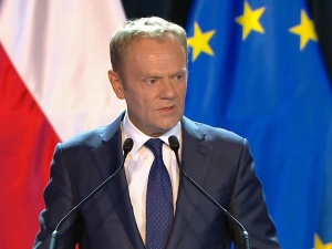 "Zarobił miliony w Brukseli, a my mamy biedować" Wojna KO z Donaldem Tuskiem