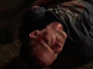 [drastyczne video] Zamieszki w Portland. Tłum bije do nieprzytomności białego kierowcę po wypadku