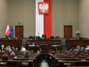 "DGP": Posłowie KO głosowali nielegalnie?