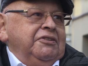 Sąd: Proces Jerzego Urbana rozpoczął się od nowa. Chodzi o obrazę uczuć religijnych