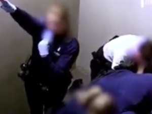 Słowak zmarł, bo belgijscy policjanci przyduszali mu klatkę. Udawali Hitlera. White Lives Don't Matter?