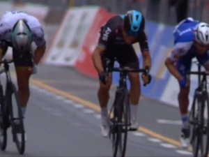 [video] Michał Kwiatkowski, jako pierwszy Polak w historii, wygrał wyścig kolarski Mediolan-San Remo
