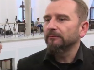 Liroy do Morawieckiego ws. podwyżek za parkowanie: Ciekawe, ile zanieczyszczeń powoduje zaparkowane auto?