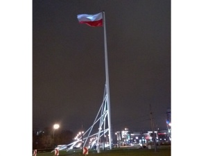 Poradnik „Biało-Czerwona” czyli jak czcić barwy narodowe