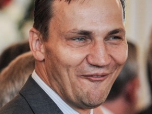 Sikorski obraża Martę Kaczyńską: "Przytuliła 3 mln zł za śmierć rodziców w wypadku, a nie w zamachu"
