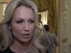 Magdalena Ogórek zaatakowana przed kościołem. Ucierpiał jej mąż