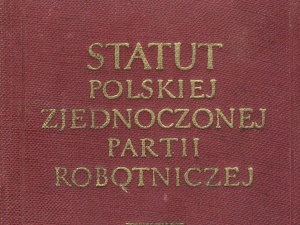 W Polsce wciąż przynależność rodzica do partii ma wpływ na znalezienie pracy i wysokość wynagrodzenia
