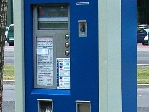 Wyrok WSA: Warszawskie parkomaty łamią prawo. Dla ratusza wyrok nie jest zrozumiały. Co z płaceniem?