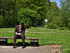 Nowa praca w 2 tygodnie. Ekspert: polski rynek pracy wymaga reformy
