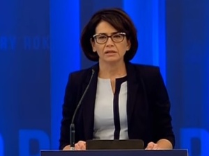 Mazurek o Streżyńskiej: "Dziwię się, że jest jedną z twarzy rządu". Opozycja już zaciera ręce