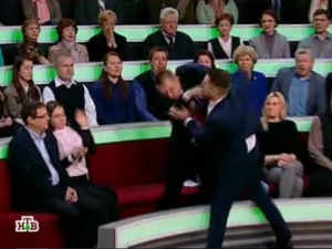 "Dyżurny Polak medialny" pobity w rosyjskiej telewizji za "czerwonych faszystów"