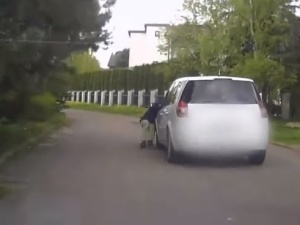 [video] Próba zatrzymania kierowcy Ubera przez Taxi