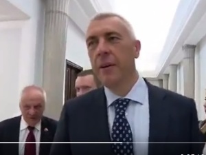 [video] Niesiołowski jako rzecznik Michała Tuska: "Z hołotą sie nie rozmawia, poszli won!"