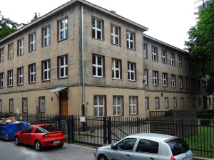 Prywatyzacja gimnazjum przy ulicy Twardej w Warszawie
