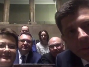 Kolejny donos "obrońców demokracji" do "zagranicznych przyjaciół" z prośbą o interwencję