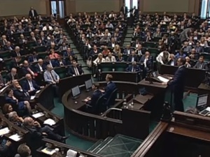 Gosc.pl: Wylosuj posła i módl się za niego. Nietypowa recepta na kryzys parlamentarny w Sejmie