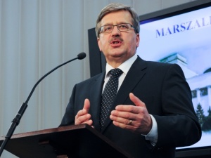 TVN24 policzyło weta zgłaszane przez prezydentów RP. "Wyszło, że największym Adrianem był Komorowski"