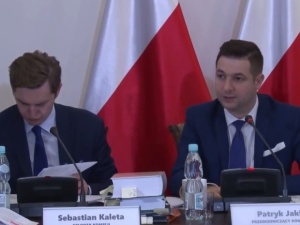 Komisja weryfikacyjna uchyliła w całości decyzję ws. Chmielnej 70