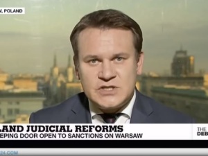 [video] D. Tarczyński we francuskiej TV ostro o UE: Niepokoją się, bo nie mogą nas już pocałować w czoło