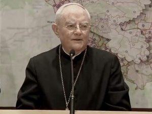 Abp Henryk Hoser: Ten "szkodnik", którego chcą obalić, spowodował renesans ekonomiczny kraju