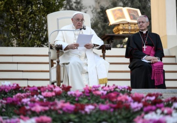 Watykan: Papież otwiera się na kwestię błogosławieństwa dla par osób tej samej płci