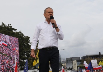 Morawiecki: Donald Tusk jest politycznym mężem Angeli Merkel