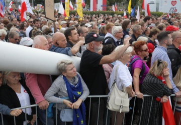 „1,2 mln logowań komórek do BTS” na Marszu Miliona Serc? Znany dziennikarz tłumaczy