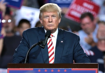 Donald Trump: Nie będę dyktatorem, poza pierwszym dniem prezydentury