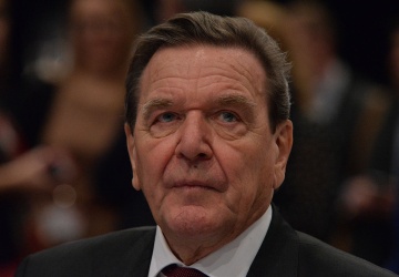 Przyjaciel Putina Gerhard Schröder chce negocjować zakończenie wojny 