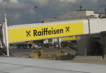 Raiffeisen Bank nie tylko nie wycofał się z Rosji, ale właśnie ogłosił potężny nabór i planuje rozwój