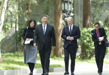 Ekspert: Chiny są bardziej zadowolone z wizyty Scholza niż USA