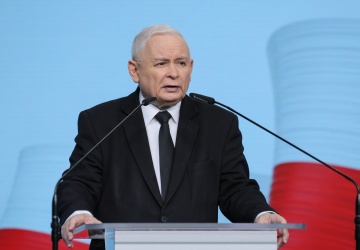 Kaczyński reaguje na słowa Sikorskiego: Polska suwerenność ma stać się incydentem historycznym 