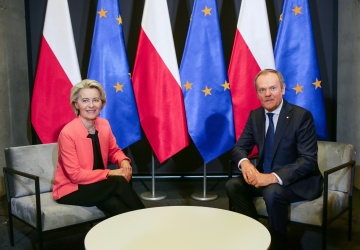 Niemieckie media otwarcie: Bruksela chce pokazać Polakom, że głosowanie za proeuropejskim rządem się opłaca