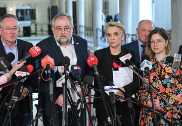 Posłowie koalicji rządzącej chcą postawić Macieja Świrskiego przed Trybunałem Stanu