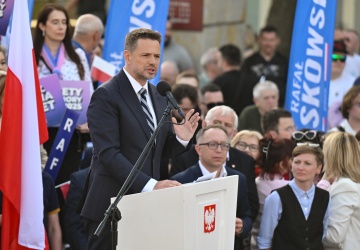 Nieoficjalnie: Wściekłość w sztabie Trzaskowskiego. Na celowniku Hołownia