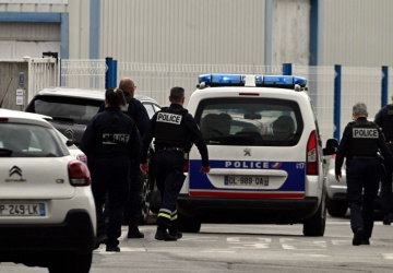 Uczeń zaatakował kolegów nożem. Tragedia w Nantes