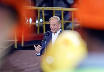 Samuel Pereira: W ciągu czterech minut Tusk pochwalił politykę PiS piętnaście razy