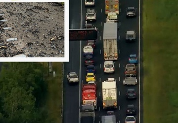 300 samochodów z przebitymi oponami na australijskiej autostradzie. Komunikacyjny chaos