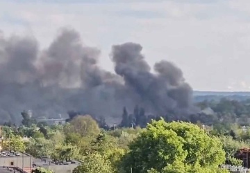 Duży pożar w Łodzi. Doszło do kilku eksplozji
