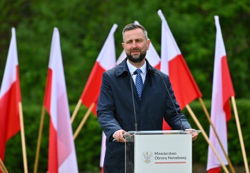 Szef MON pogratulował polskim pilotom. Chodzi o ważne szkolenie w USA